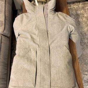 Absolutely like new winter warrior parka Lululemon winter jacket 6